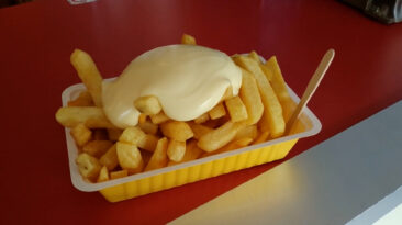 Fries with mayonnaise